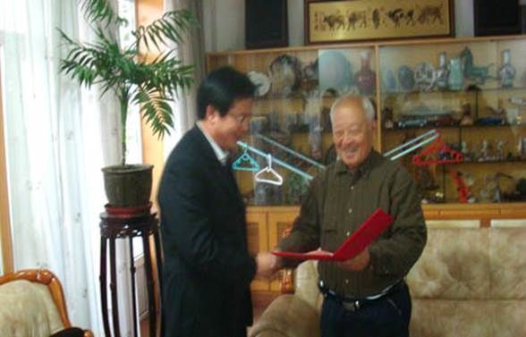 蔡鶴皋院士與水泊焊割董事長(zhǎng)劉憲福